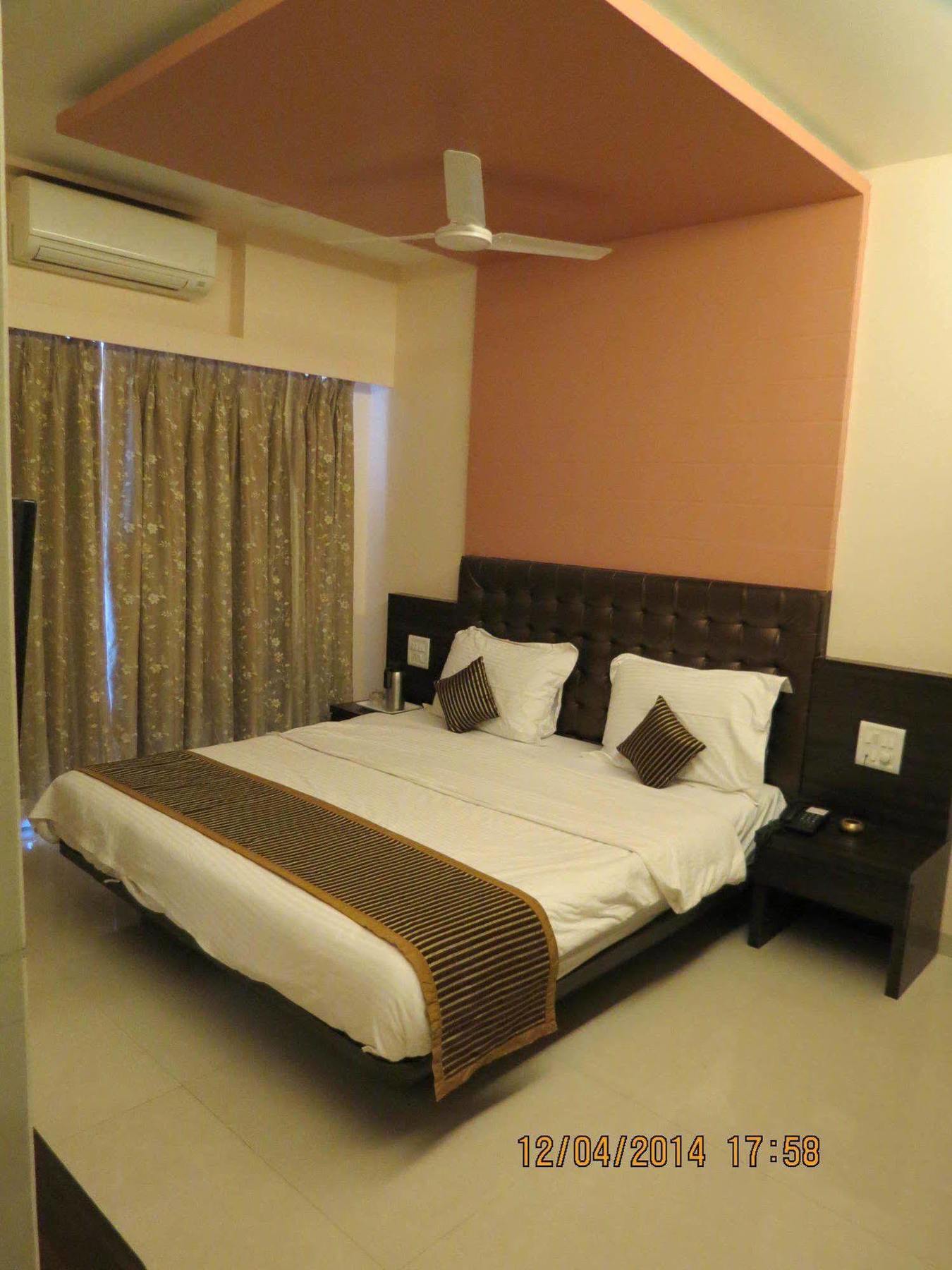 Hotel Sunny International Mahābaleshwar Extérieur photo